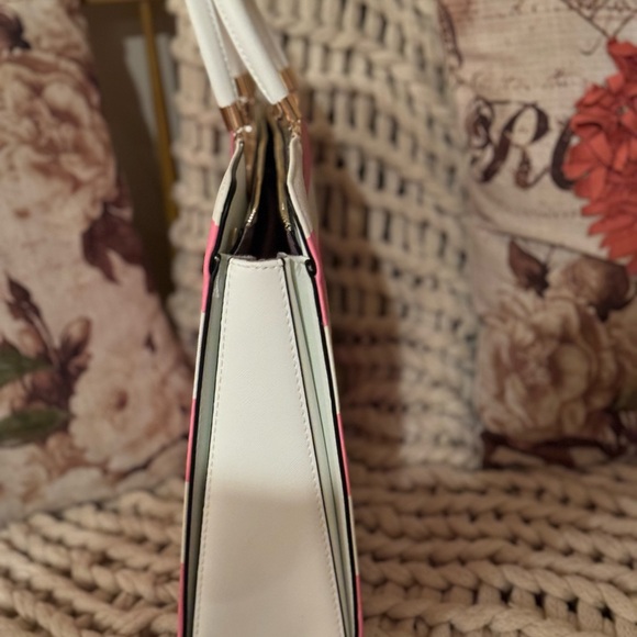 Pink and White Tote - Picture 4 of 8